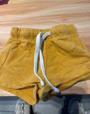 Short jaune 6 mois