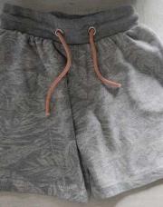 short gris 5/6 ans 
