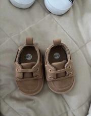 Petite chaussure beige 