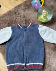Gilet bleu et rouge 