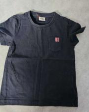 T-shirt bleu foncé rouge