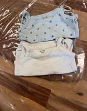 Lot de deux body fine bretelles T:24M