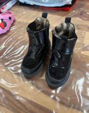 Bottine cuir noir P:23