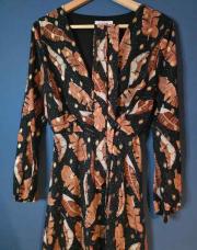 Robe Lilie rose. Noir et camel