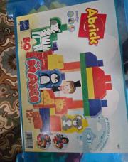 Bac de cube de construction 