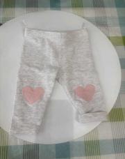 Legging gris avec cœur 
