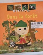 Livre minikidi dans la fôret