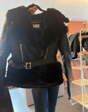 Manteau simili et fourur avec ceinture L