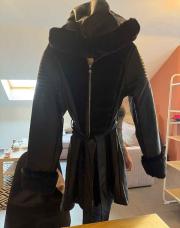 Lang manteau simili et fourrure avec ceinture 2Xl