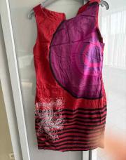 C: Robe Desigual