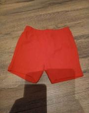 Short rouge 12mois jamais porter