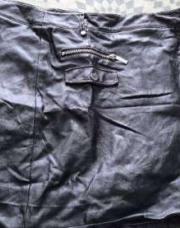 Jupe en cuir noir 44