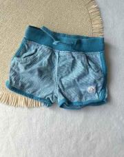 * Short 3 mois