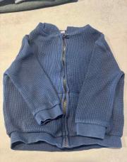 Gilet à capuche bleu effet gauffré