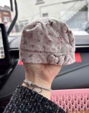 Bonnet oiseau brun 