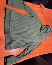Pull verte à capuche taille Xl 