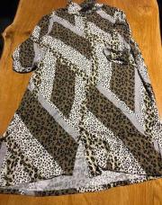 Robe léopard taille Xl 