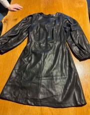 Robe en cuir taille M 