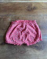 Short rouge fleuri
