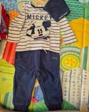 Ensemble bleu avec bavoir Mickey