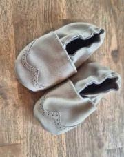 Chaussons bébé gris