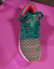 Baskets Moow p.36 neuve 