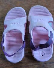 Sandalettes decathlon plastique rose 23/24