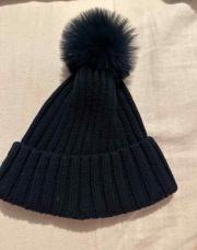Bonnet bleu pompon 