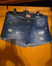 Short en jeans t'aille 38 ( petite t'aille )
