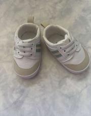 Chaussures pointure 19