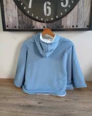 Neuf, poncho bleu en sherpa fait main