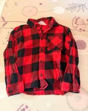 Chemise à carreaux rouge et noire 
