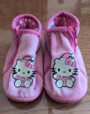 21 pantoufles rose Hello Kitty 