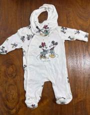 Pyjama avec bavoir Minnie et Mickey 1 mois