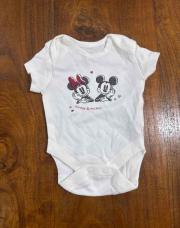 Body Mickey et Minnie 1 mois neuf 