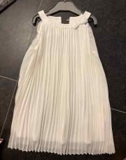 Robe blanche volant 