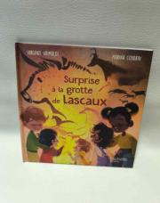 Livre, Surprise à la grotte de Lascaux 