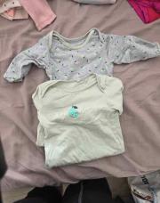 Lot de 2 bodys poires 