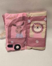 Livre petit tapis rose 