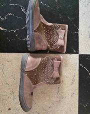 Bottes brunes tailles 24