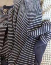 Ensemble bleu raye