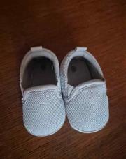 Chaussons gris neuf 18-19