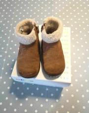 Bottes nubuck fourrées Geox pointure 23