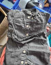 Robe jeans noir avec ceinture 