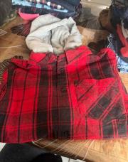 Chemise à carreau rouge capuche 
