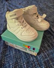 Baskets blanches neuves pointure 21