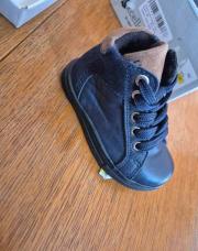 Chaussures neuves bleu cuir 20
