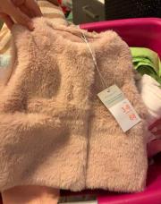 Gilet sans manches rose 3/6 mois neuf