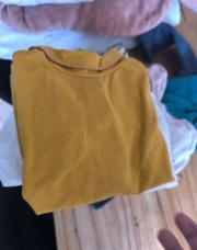 Pull jaune col roulé 18 mois 