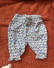 Pantalon bleu fleuri 1m